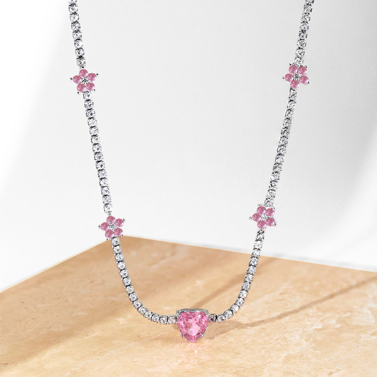 [Vivid Aurora]Dazzling Pink Heart Flower Necklace