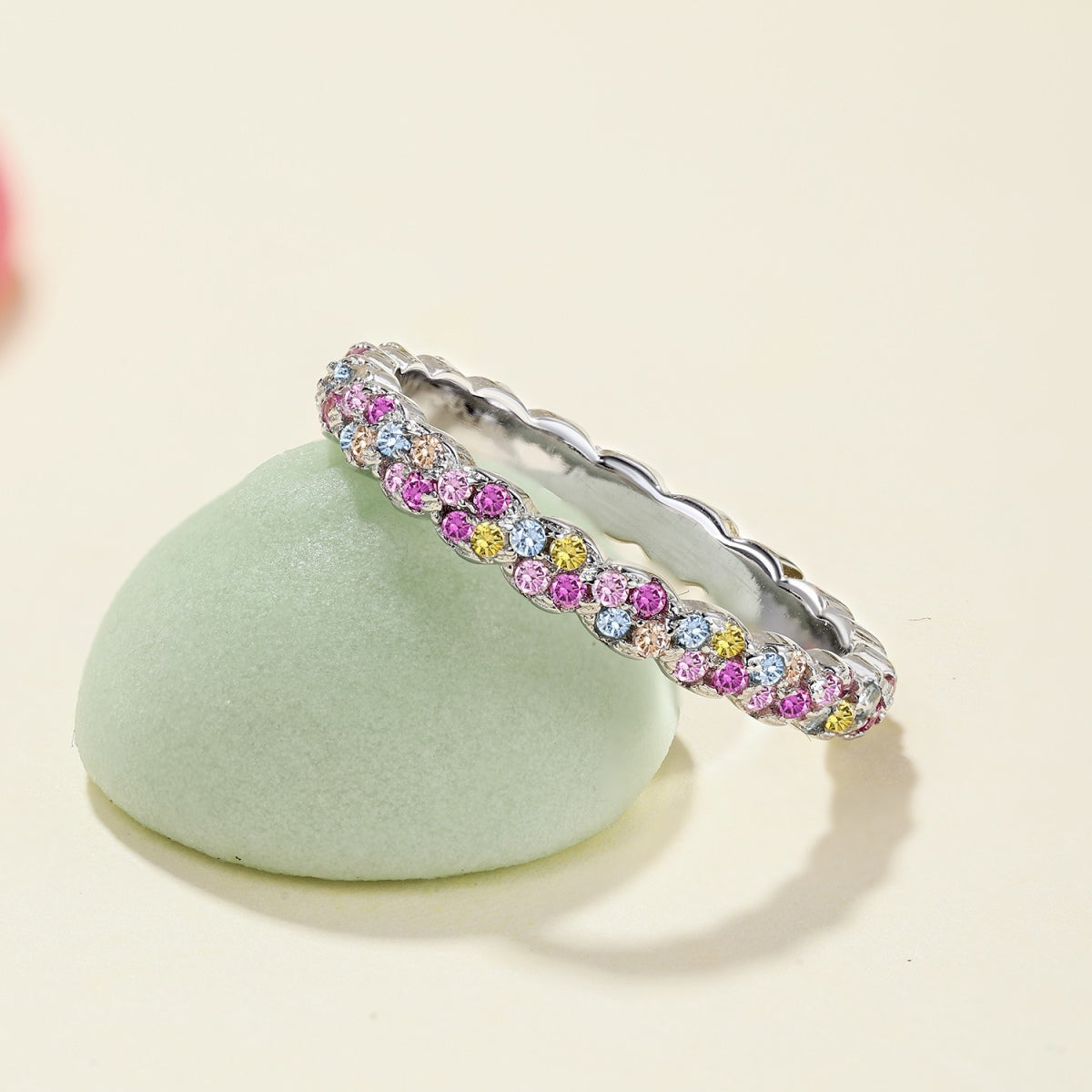 [Vivid Aurora]Dainty Ebullient Round Cut Daily Ring